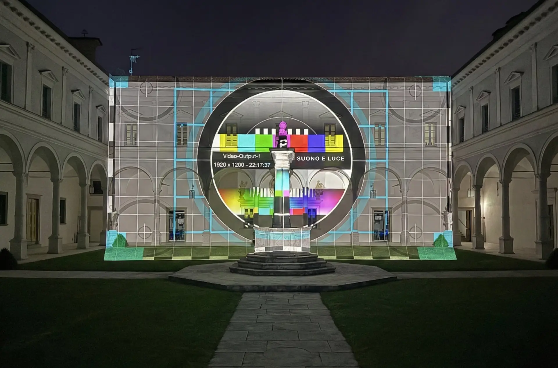 Calibrazione videomapping su Abbazia di San Paolo d'Argon — test pattern SUONO E LUCE